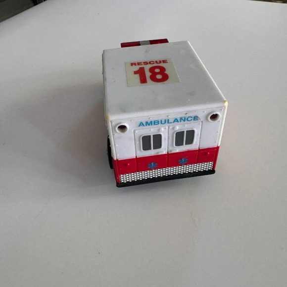 Vintage FunRise 1993 No. 18 Rescue Ambulance - Picture 2 of 4